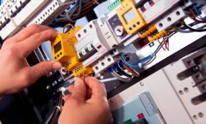 Licensed Electricians Providing Quality Electrical Work - Nojom Al Amani Electrician Services in Dubai